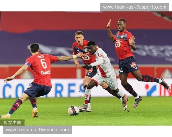 法甲赛场风云变幻：特鲁瓦与洛里昂的焦点之战，比分背后隐藏的玄机